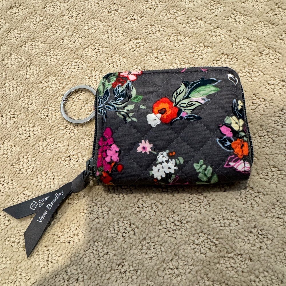 Excellent Condition Small Vera Bradley Zip Wallet - RFID Protection